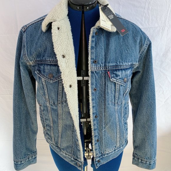 NWT LEVIS Ex-Boyfriend Sherpa Trucker Jacket - Picture 1 of 5
